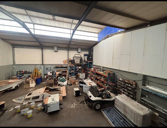 410M² WAREHOUSE TO LET IN STRAND INDUSTRIA